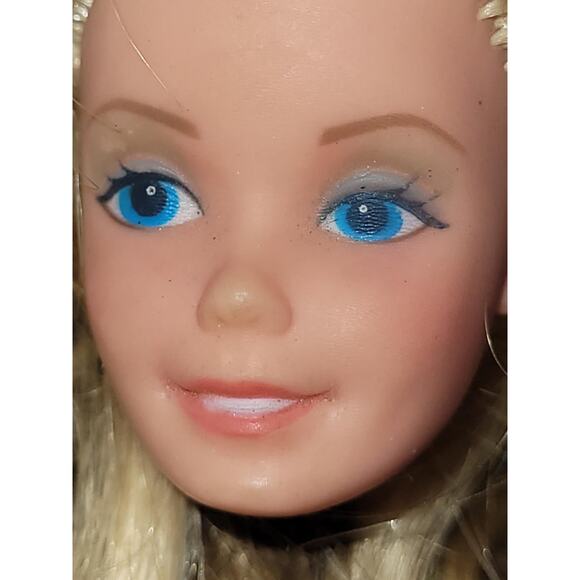 A Vintage Lot of Barbie  & Friends Heads - Picture 10 of 16
